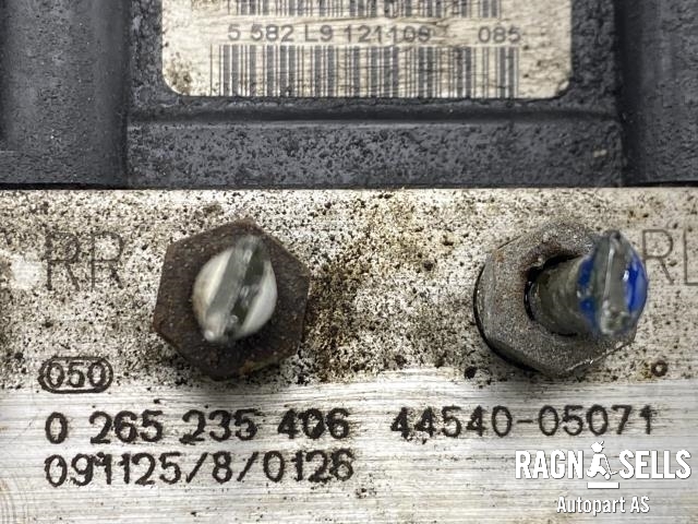 ABS sentral til Toyota Avensis 2009-2015 (Type III, Fase 1)  (BOSCH|4405005131|44540-05071|0 265 235 406|0 265 950 749)