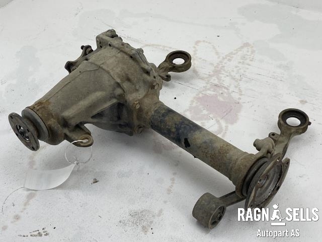 Kardang klokke foran til Toyota Hiace 2001-2006 (Fase 2)  (4111026570|)