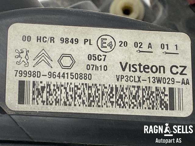 Frontlykt høyre halogen til Peugeot Partner 2002-2008 (Type I, Fase 2)  (79998D-9644150880|)