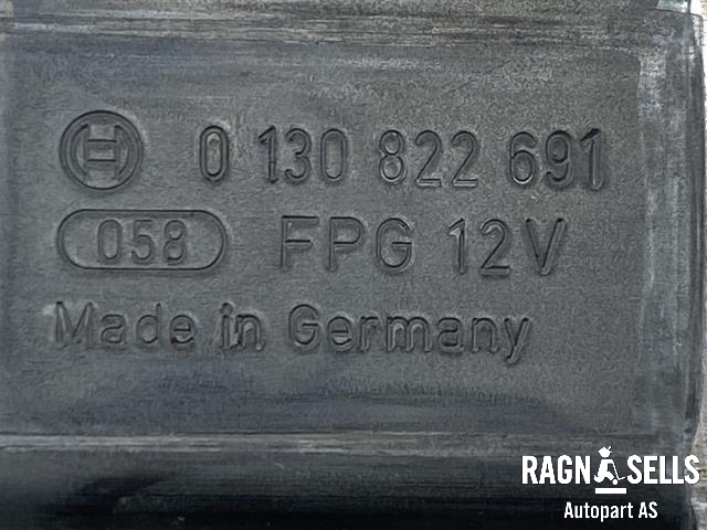 Ruteheis høyre foran til Mercedes B-Klasse 2011-2018 (W246) (W246) (BOSCH|0 130 822 691|A 246 906 52 00|)