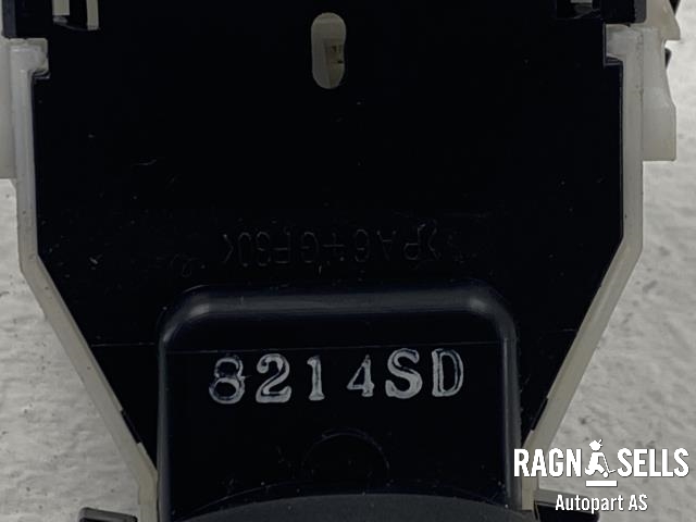 Bryter visker til Nissan Navara 2005-2010 (Fase 1) (D40) (D40) (821 4SD|)