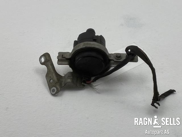 Vannpumpe elektrisk til Mercedes B-Klasse 2011-2018 (W246) (W246) (BOSCH|000 500 06 86|0 392 023 206|2465040140)