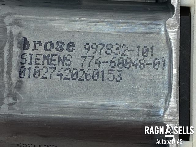 Ruteheis venstre foran til Peugeot 307 2005-2008 (Fase 2) (BROSE|997832-101|9681587280|964785-100)