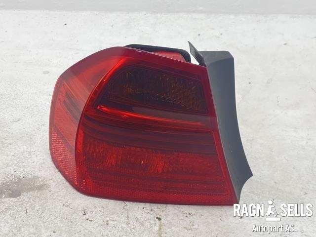 Baklykt venstre ytre til BMW 3-Serie, 2005-2011 (E90/E91/E92/E93) (E90/E91/E92/E93) (63 21 6 937 457)