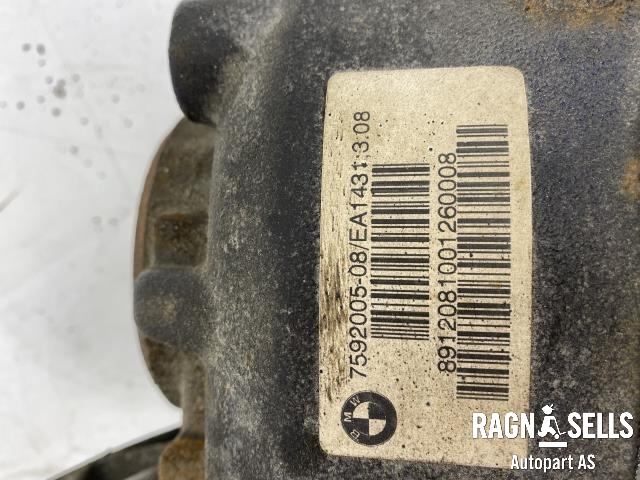 Kardang klokke bak til BMW X3 2010-2017 (F25) (F25) (33 10 7 592 006|33 10 7 592 005|7592005-08 |EA1431)