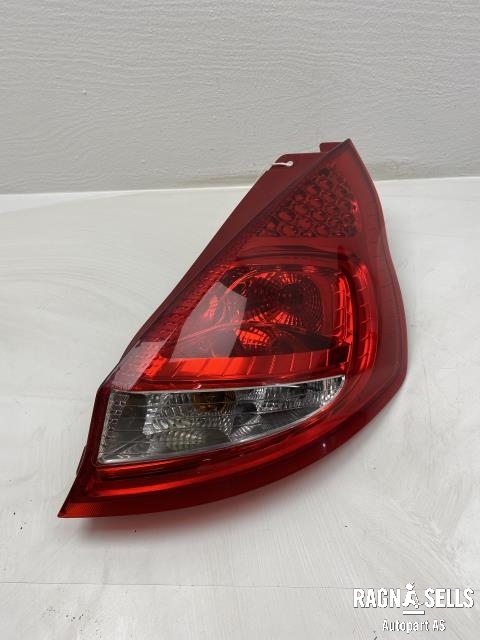Baklykt høyre til Ford Fiesta 2008-2012 (Type VI, Fase 1) (8A61-13A602-AB||1709552)