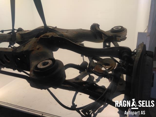 Travers bak til Mercedes ML 2005-2011 (W164) (W164) (A 164 350 01 32|)