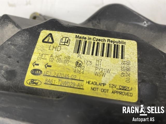 Frontlykt høyre halogen til Ford Fiesta 2008-2012 (Type VI, Fase 1)  (HELLA|8A61-13W029-AJ|8A61-13W029-AH|1734613)