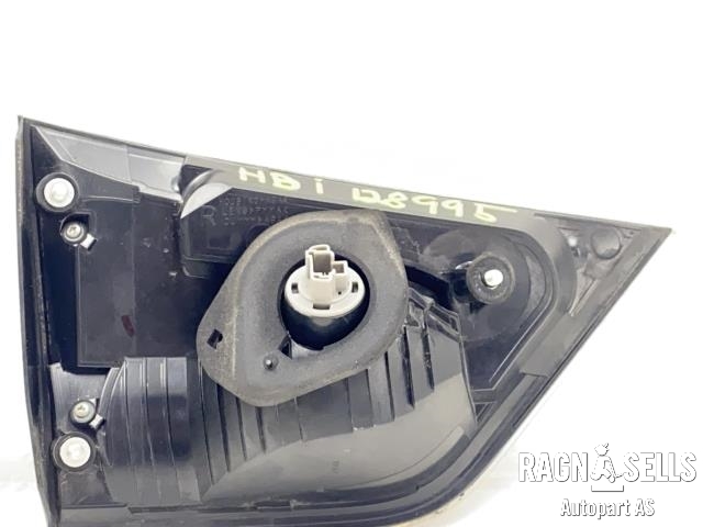 Baklykt høyre indre til Mitsubishi Outlander 2007-2010 (Type II, Fase 1)  (8331A042|)