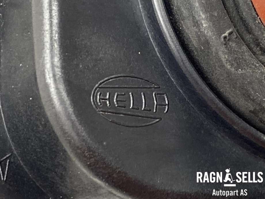 Tåkelykt høyre foran til VW Passat 2011-2015 (B7) (B7) (HELLA|3AA 941 662 G|)