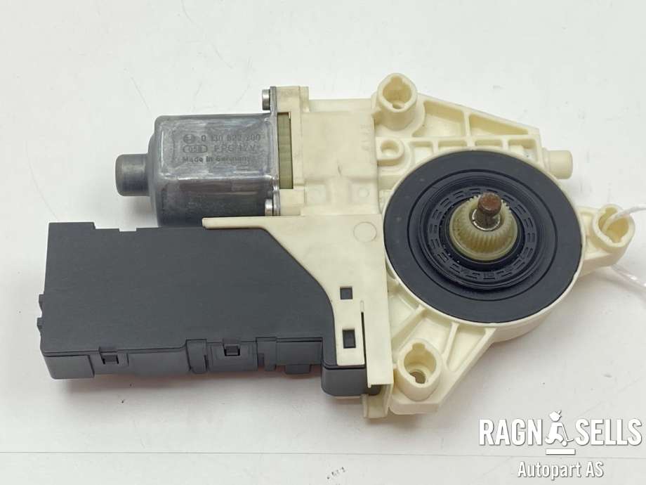Ruteheis venstre foran til Peugeot 407 2004-2010 (BOSCH|1 137 328 401|0 130 822 200|)