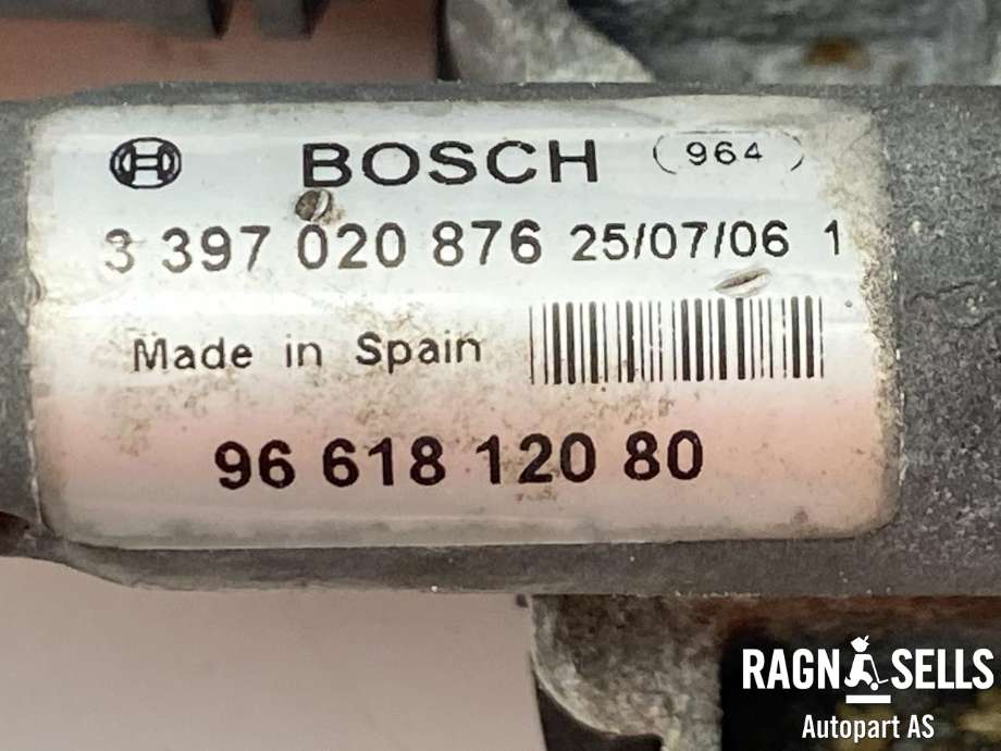 Viskermotor foran høyre til Peugeot 407 2004-2010  (BOSCH|3 397 020 876|96 618 120 80|0 390 241 969)