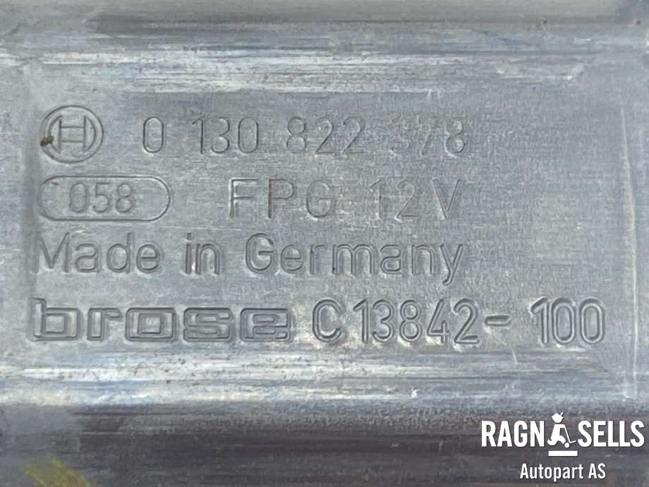 Ruteheis, kun motor, høyre foran til VW Golf VII 2012-2017 (Fase 1)  (BROSE|5Q0 959 802 B|0 130 822 378|C13842-100)