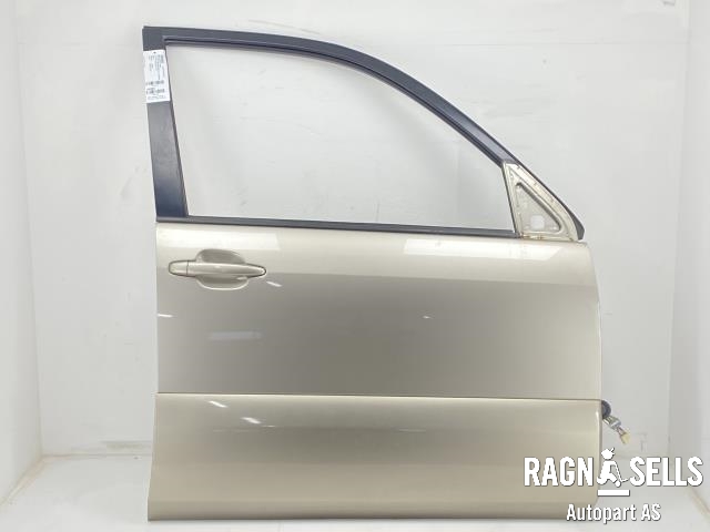 Dør høyre foran til Toyota Land Cruiser 120, 2002-2009  (CHAMPAGNE FARGEKODE 587)