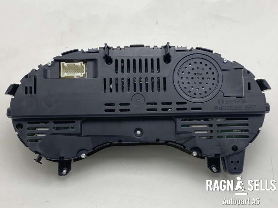 Instrumentpanel til Mercedes B-Klasse 2011-2018 (W246) (W246) (BOSCH|A 242 900 16 02|0 263 701 028|1031060151)