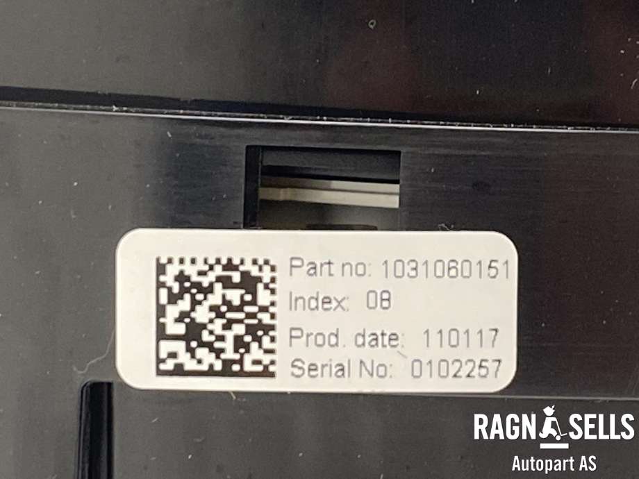 Instrumentpanel til Mercedes B-Klasse 2011-2018 (W246) (W246) (BOSCH|A 242 900 16 02|0 263 701 028|1031060151)