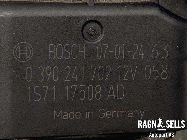 Viskermotor frontrute komplett m/overføring til Ford Mondeo 2001-2007 (Type III)  (BOSCH|3 397 020 680|1S71-17504-AF|0 390 241 702| 1S71 17508)