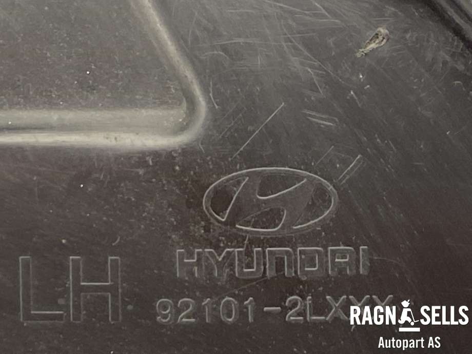 Frontlykt venstre halogen til Hyundai i30 2007-2012 (Type I)  (921012L120|921032L120|)