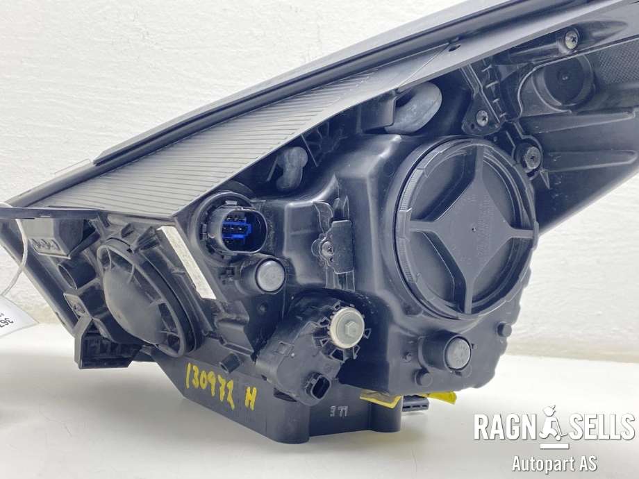 Frontlykt høyre xenon til Kia Niro 2016-2021  (92102-G5|92101G 5100|10R-044663| AB3150601HQ)