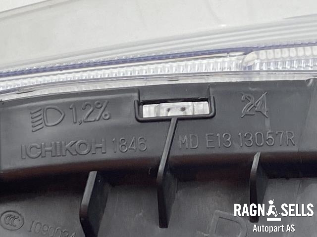 Frontlykt høyre full-LED til Nissan Leaf 2011-2017 (Type I)  (ICHIKOH|260103NA3C|A1K310-0001|)