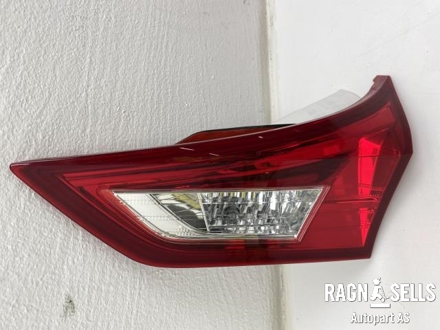 Baklykt høyre indre til Toyota Auris, 2013-2015 (Type II, Fase 1)  (8158102500)