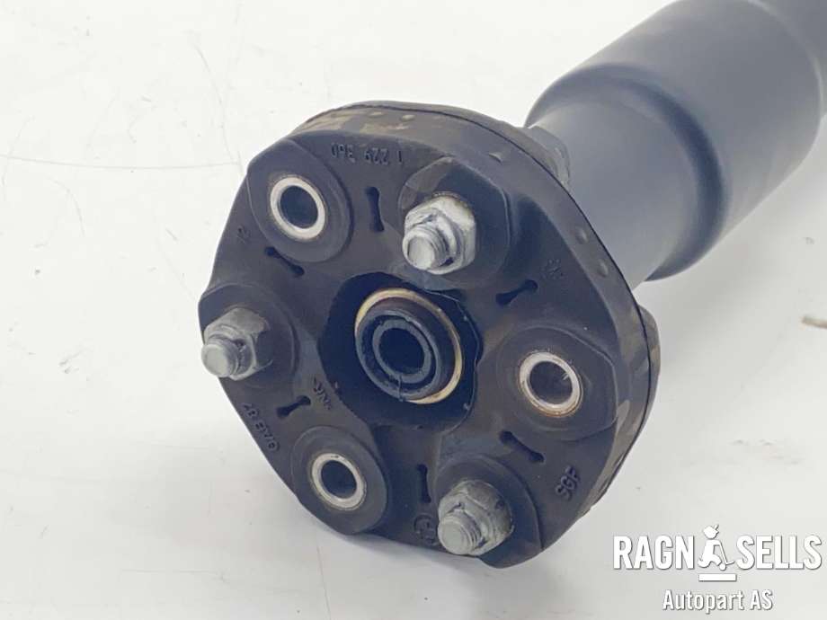 Mellomaksel bakre til BMW 3-Serie 2012-2018 (F30/F31/F34) (F30/F31/F34) (26 10 8 651 301|)