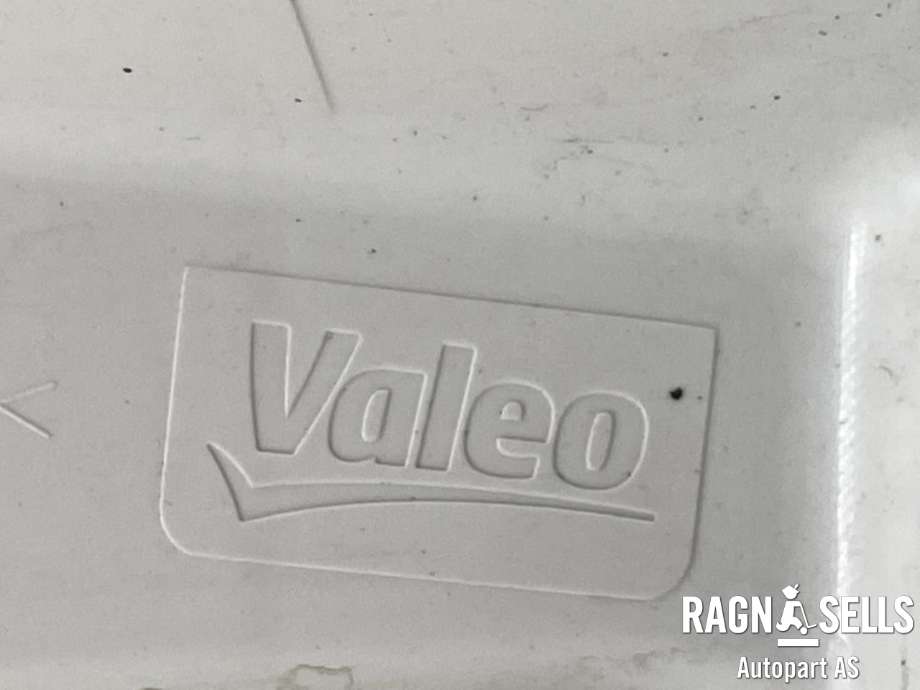 Frontlyktering venstre til Nissan Leaf 2011-2017 (Type I)  (VALEO|261853NL0A|)