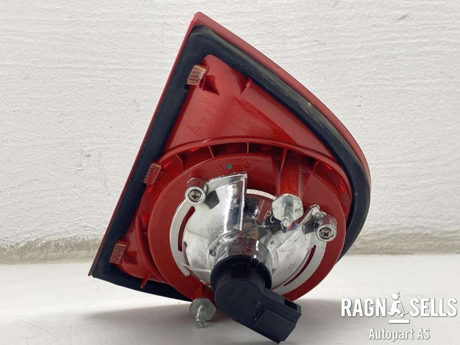 Baklykt høyre indre til VW Golf V, Combi 2003-2008  (C 1K6 945 094 E|)