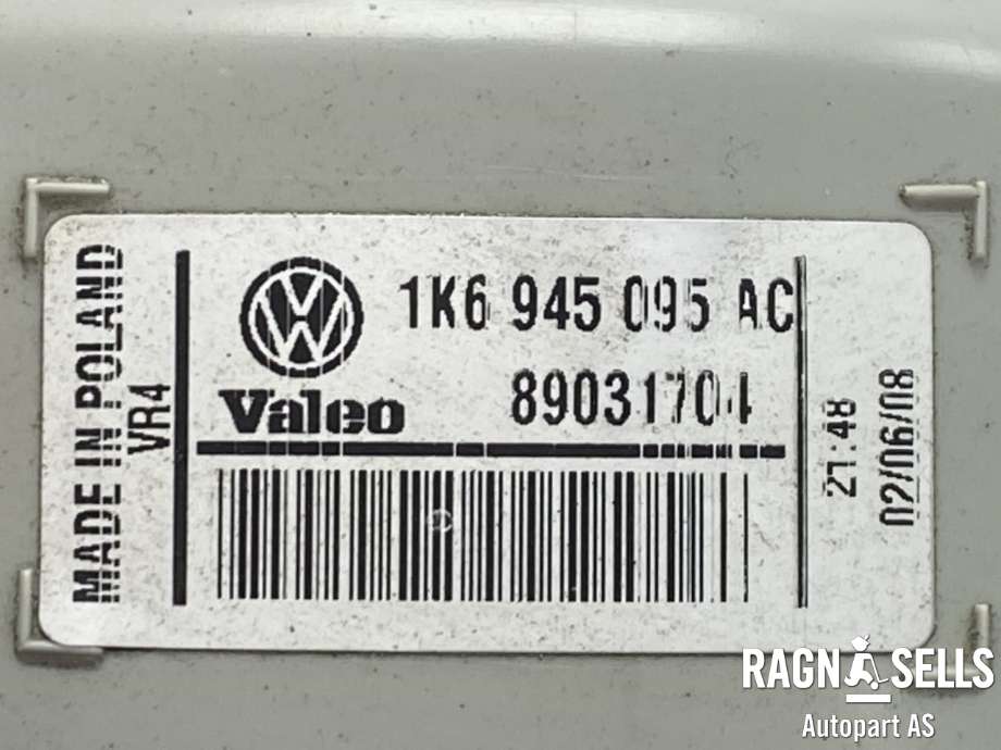 Baklykt venstre ytre til VW Golf V, Combi 2003-2008  (VALEO|1K6 946 095 AC|)