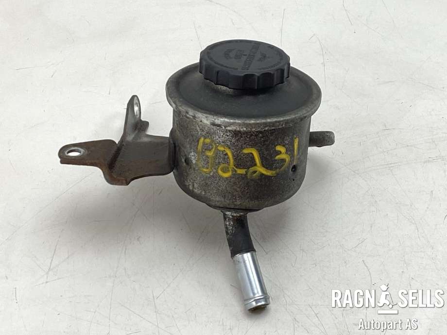 Servo oljebeholder til Toyota Hiace, 2007-2012 (Fase 3) (4436026130)