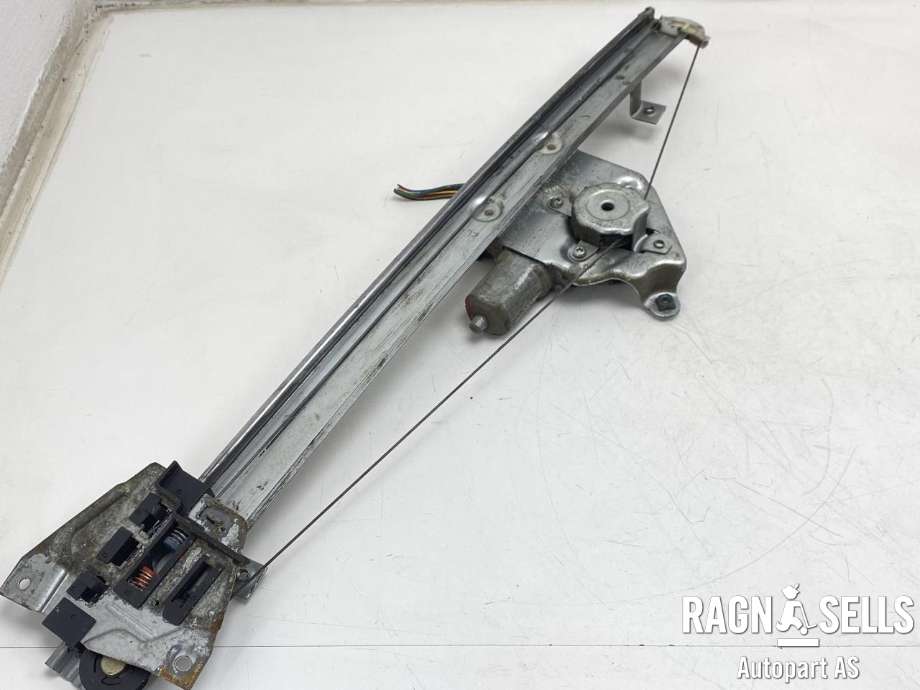 Ruteheis venstre foran til Mitsubishi Pajero 2000-2006 (Type III)  (DENSO|MR989948|062040-2210|)