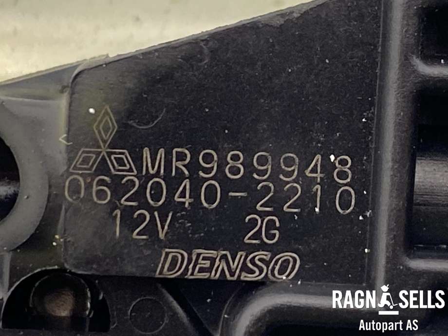 Ruteheis venstre foran til Mitsubishi Pajero 2000-2006 (Type III)  (DENSO|MR989948|062040-2210|)