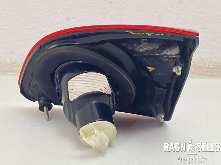 Baklykt venstre indre til Nissan Qashqai 2007-2010 (Type I, Fase 1)  (VALEO|89071063|26555 JD800|NISSAN P32LL BOOT LAMP)