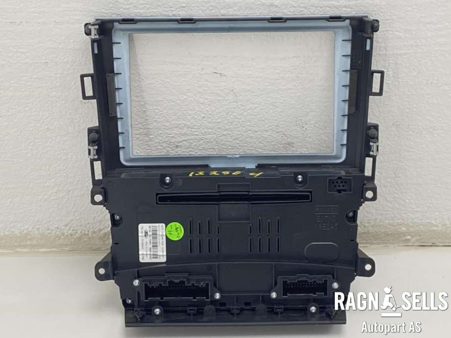 Bilstereo betjeningspanel til Ford Mondeo 2014-2019 (Type V, Fase 1)  (HS7T-18E245-DCB|18E245|)