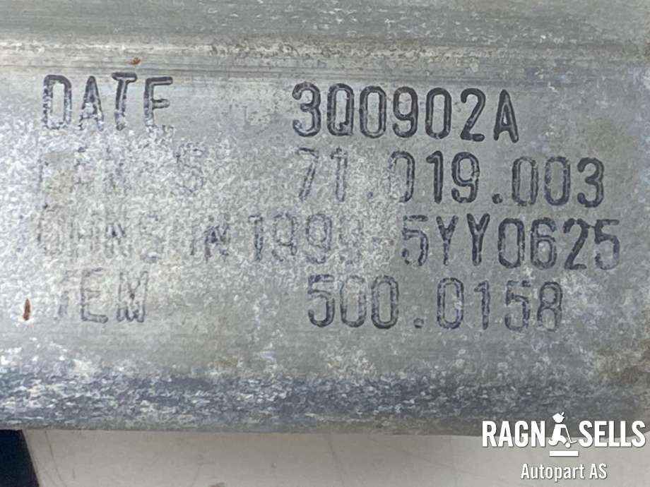 Ruteheis venstre foran til BMW 3-Serie 2012-2018 (F30/F31/F34) (F30/F31/F34) (51 33 7 281 885||13262410| 4817679-03)