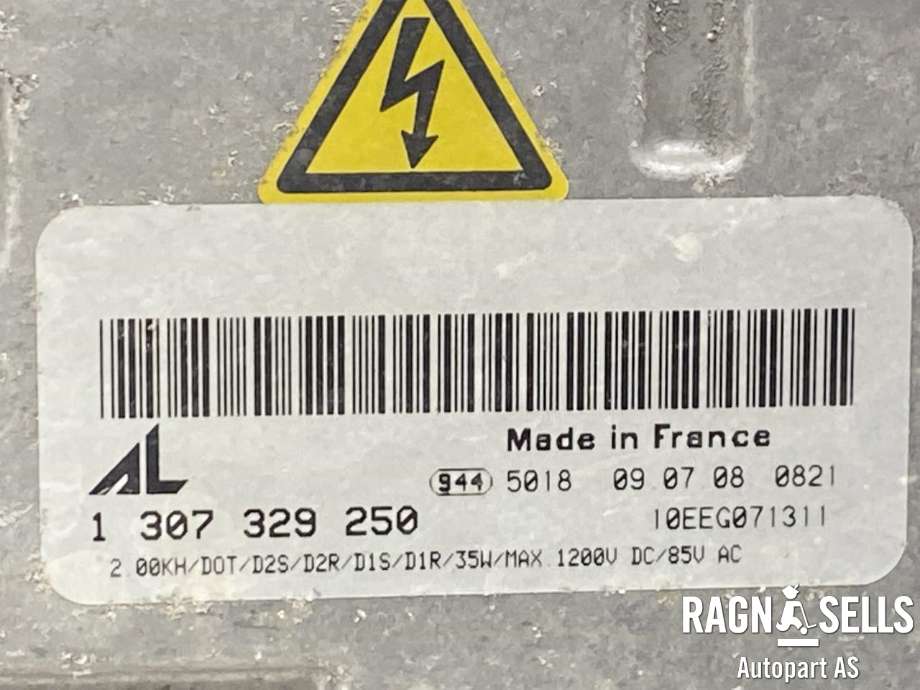 Frontlykt høyre xenon til Fiat Croma 2006-->>  (51824214|15D9-T2|1 307 329 250)