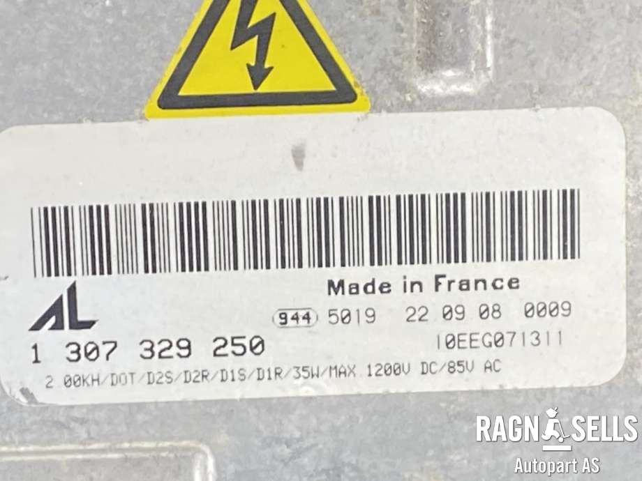 Frontlykt venstre xenon til Fiat Croma 2006-->>  (51824216|20D9-T2|1 307 329 250)