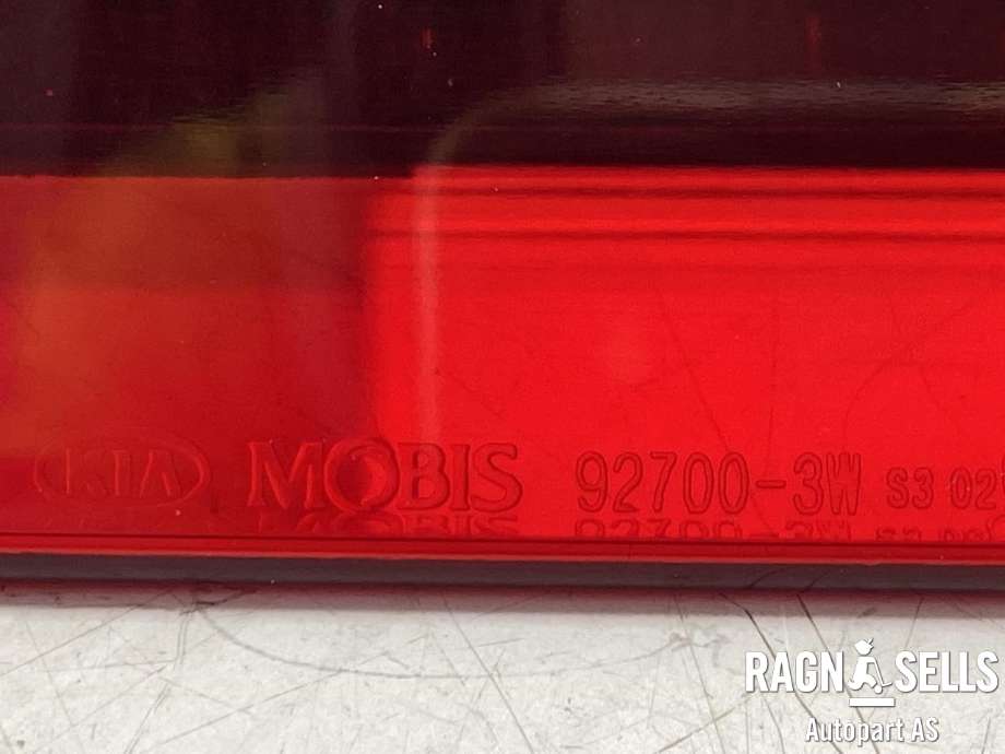 Baklykt bremselys bakrute til Kia Sportage 2010-2016 (Type III)  (MOBIS|927003W100|)