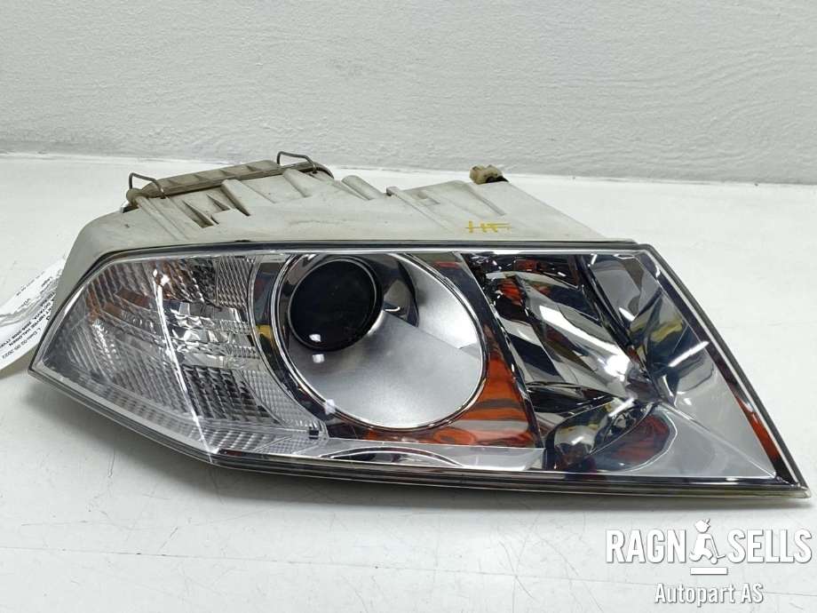 Frontlykt høyre halogen til Škoda Octavia 2005-2008 (Type II, Fase 1) (1Z1 941 018 Q|)