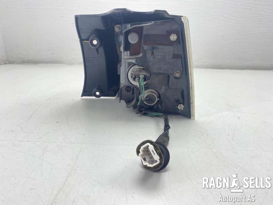 Baklykt venstre ytre til Mitsubishi Outlander 2007-2010 (Type II, Fase 1)  (8330A379|)