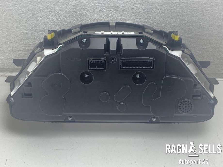 Instrumentpanel til Toyota Auris 2013-2015 (Type II, Fase 1)  (838000ZW31|)