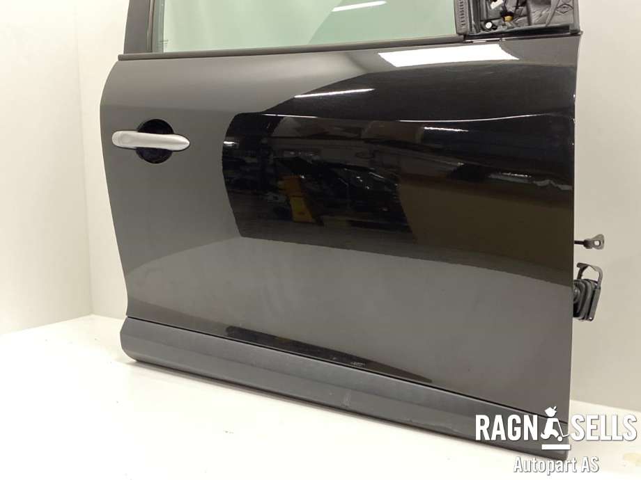 Dør høyre foran til Renault Megane 2009-2016 Type III  (801003028R|801009742R|)