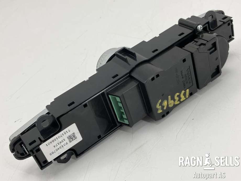 Bilstereo navigasjon betjeningspanel til Volvo XC90 2015-2025 (Type II)  (31346789|)
