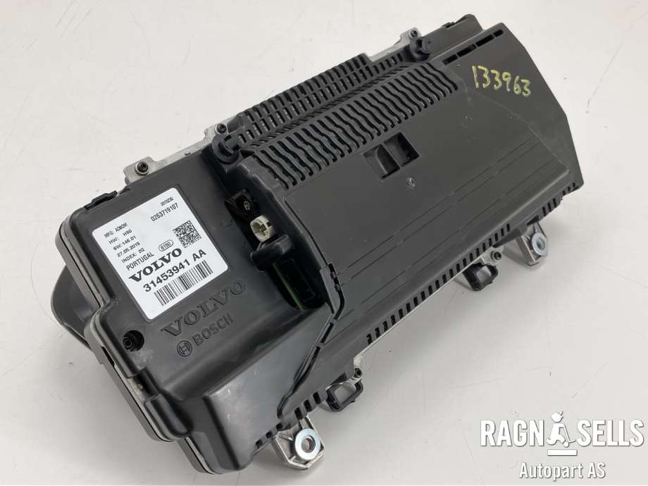 Instrumentpanel til Volvo XC90 2015-2025 (Type II)  (32246991|36010343|)