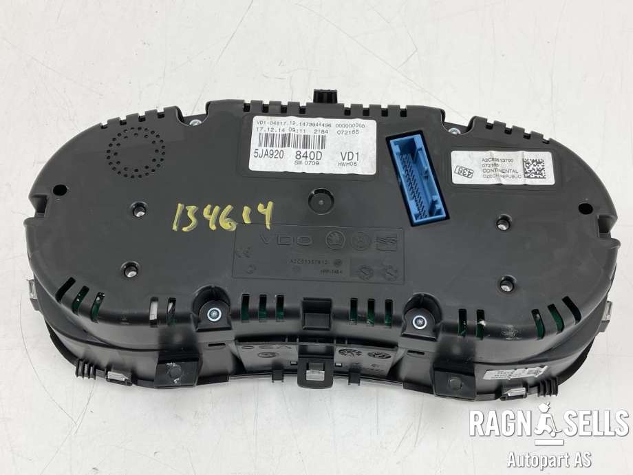 Instrumentpanel til Škoda Rapid 2012-2019  (5JA920840D|)