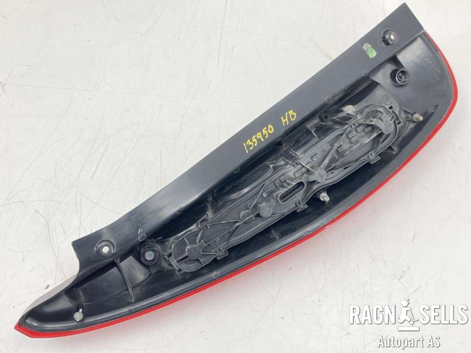 Baklykt høyre til Mitsubishi Colt 2004-2008 (Type VII, Fase 1)  (8330A234|8330A328|)