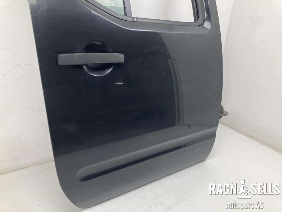 Dør høyre bak til Nissan Navara 2005-2010 (Fase 1) (D40) (D40) (82100EB332|82100EB30J|)