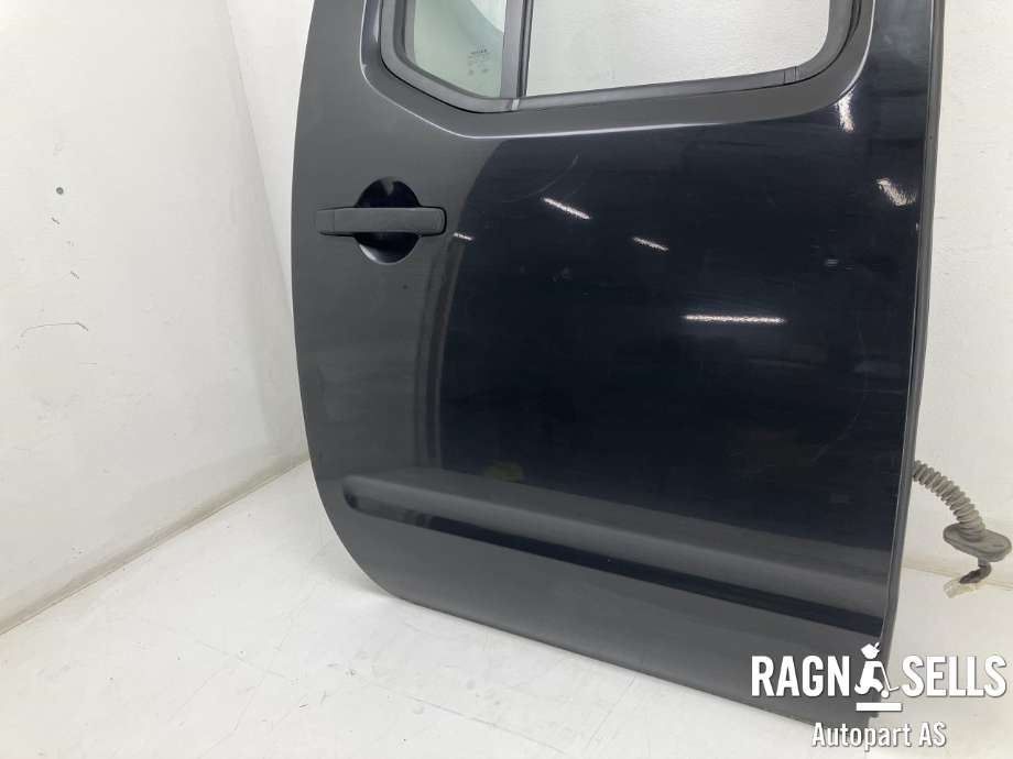 Dør høyre bak til Nissan Navara 2005-2010 (Fase 1) (D40) (D40) (82100EB332|82100EB30J|)