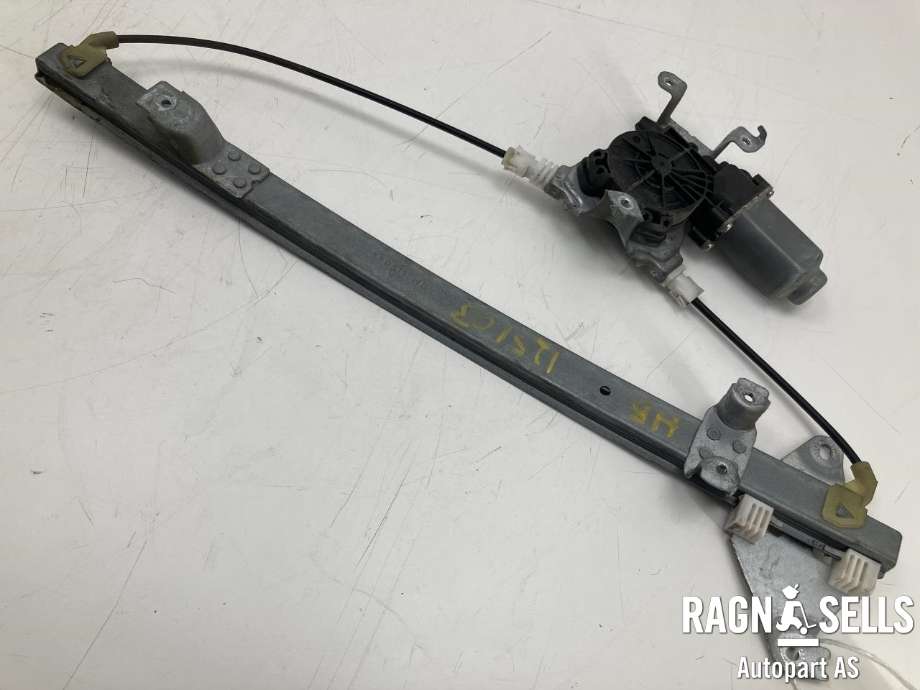 Ruteheis høyre bak til Nissan Navara 2005-2010 (Fase 1) (D40) (D40) (827303X30A| 827003X30A|)