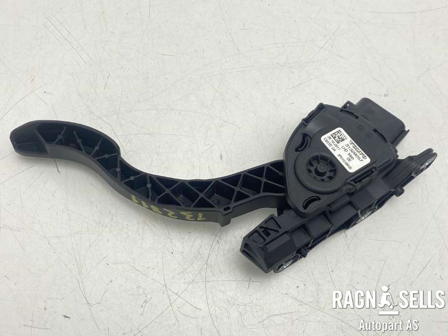 Pedal gass til Volvo V70 2007-2013 (Type III, Fase 1)  (HELLA|31329057|6PV01083400|)